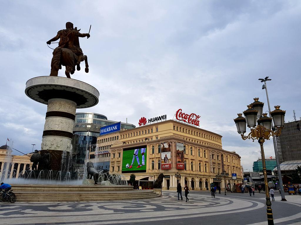 Central Square Apartment Скоп'є Екстер'єр фото
