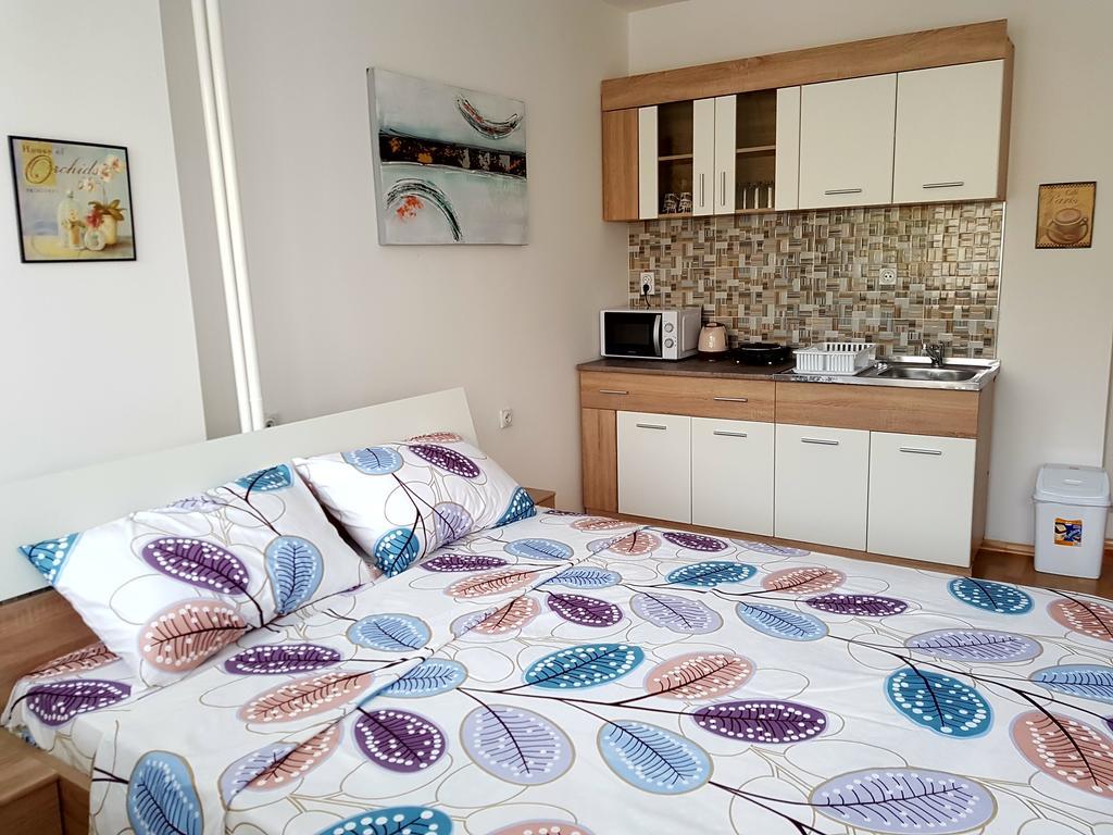 Central Square Apartment Скоп'є Екстер'єр фото